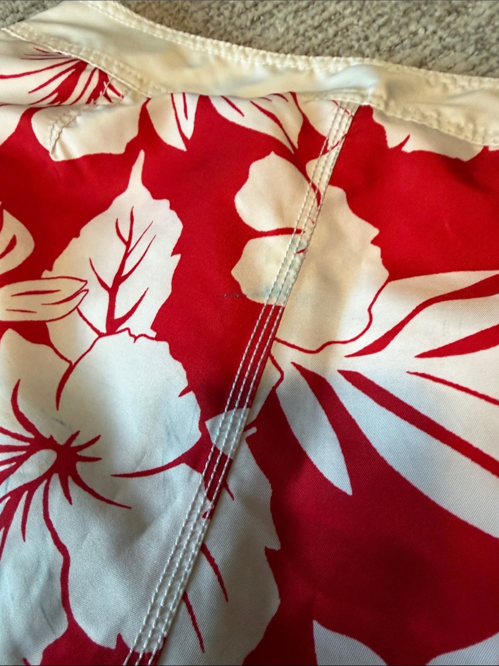 Men's Old Navy Red and White Floral Board Shorts - Picture 4 of 4